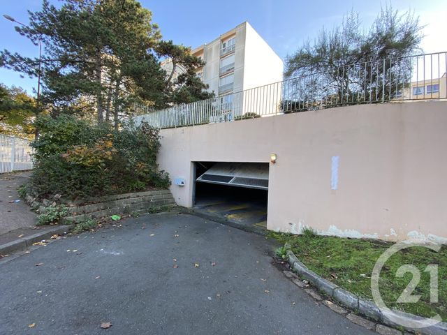 parking - LE PETIT QUEVILLY - 76